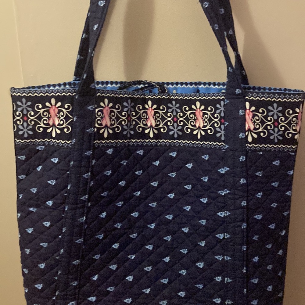 Vera-sable dark blue/light blue with the Breast cancer symbols